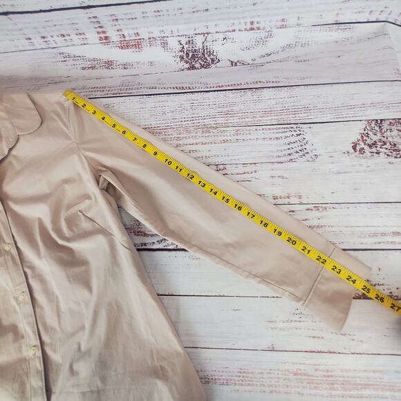 GAP Women's Beige Button Down Shirt - Picture 9 of 9